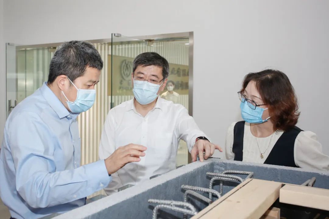 傾聽企業訴求，共謀發展良策——金山區委書記劉健深入新型建筑材料制造企業開展調查研究